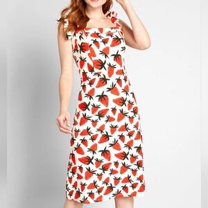 Compania Fantastica Women's Dress Cream Size XL Strawberry Print Vintage Midi